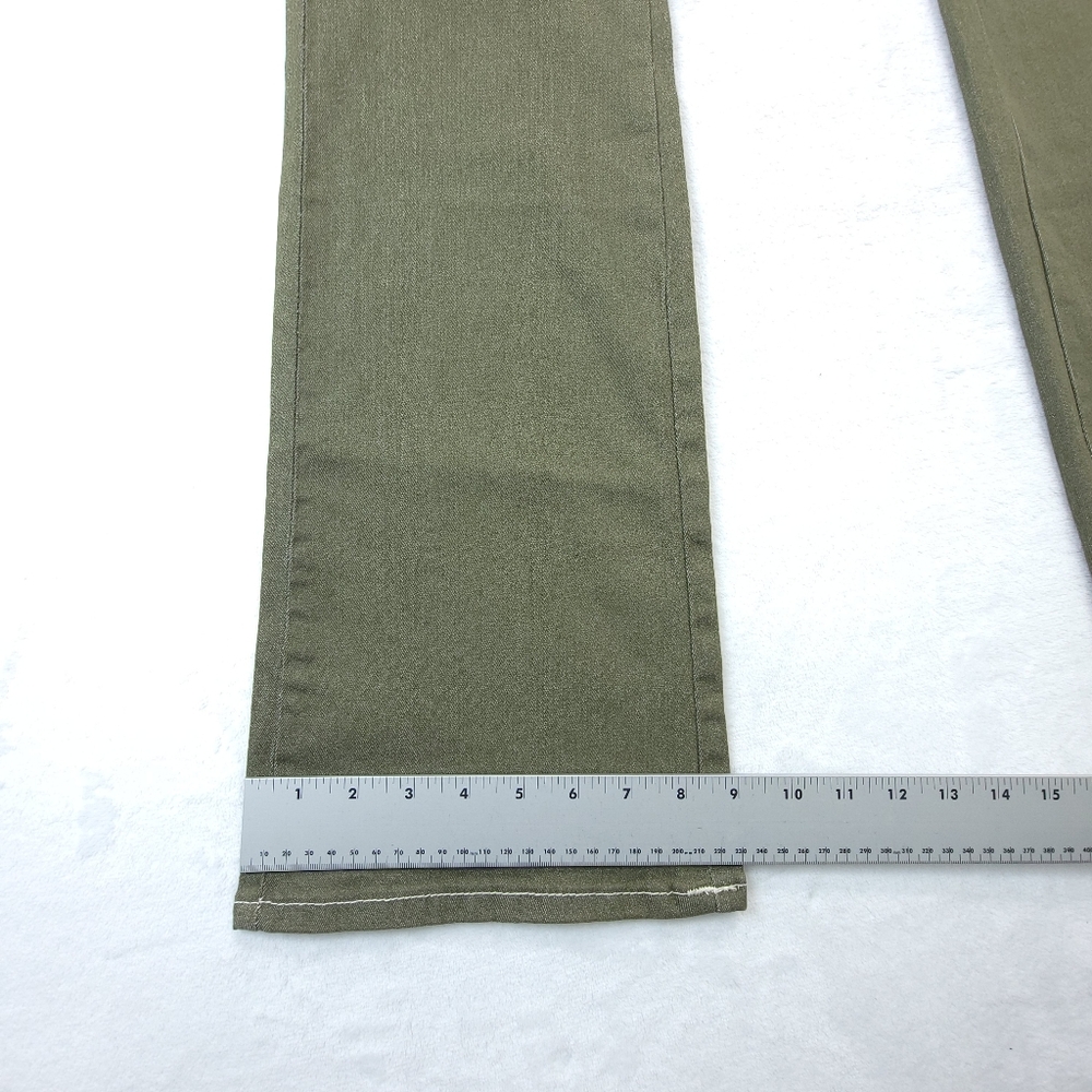 True Religion Cargo Bootcut Jeans Women’s Size 30 Kalamata Green NWT - Picture 7 of 11